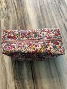BLOMZ COTTON, QUILTED TOILETRY BAG-NWOT